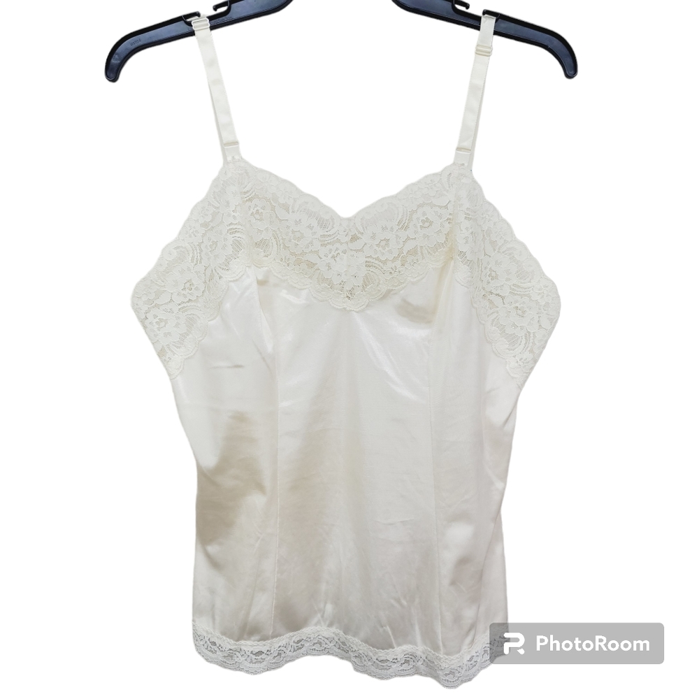 *6 Montgomery wards 10\32 beige lace camisole cami